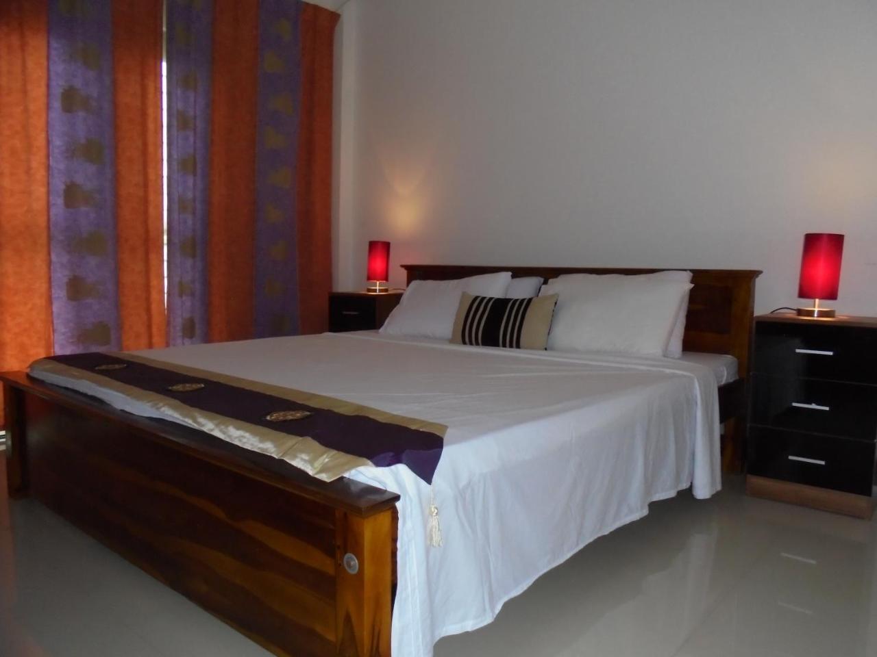 Jmf Hotel Негомбо Экстерьер фото