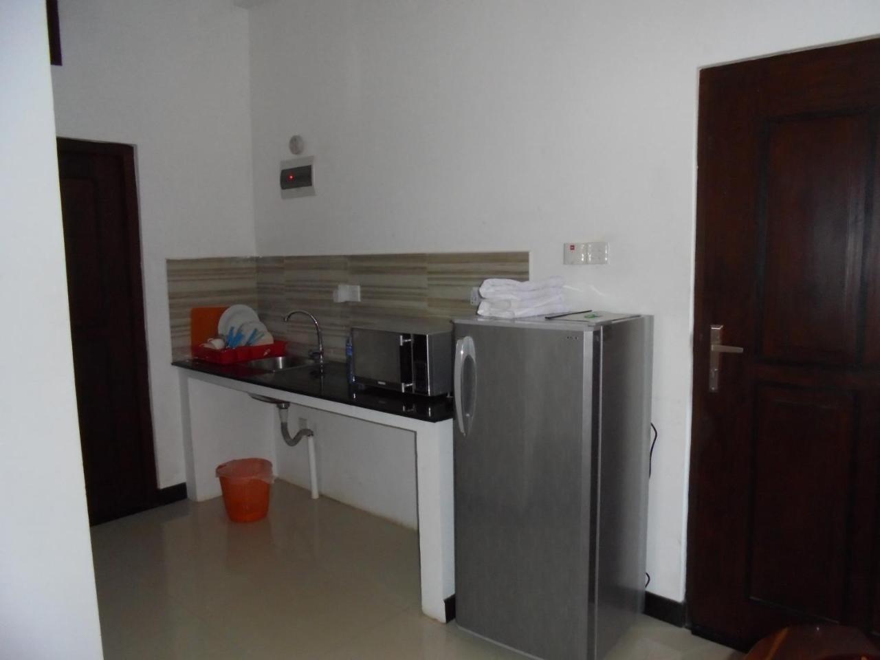Jmf Hotel Негомбо Экстерьер фото