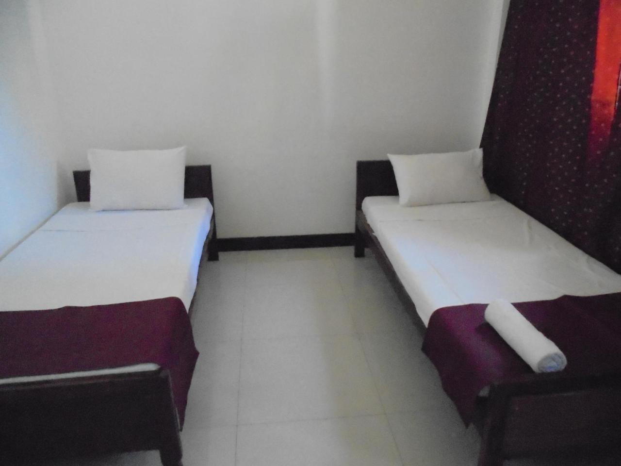 Jmf Hotel Негомбо Экстерьер фото