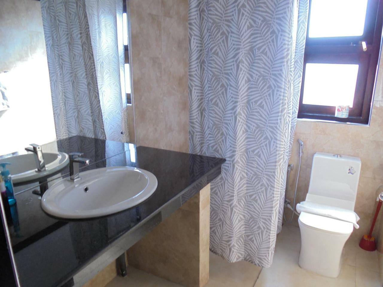 Jmf Hotel Негомбо Экстерьер фото