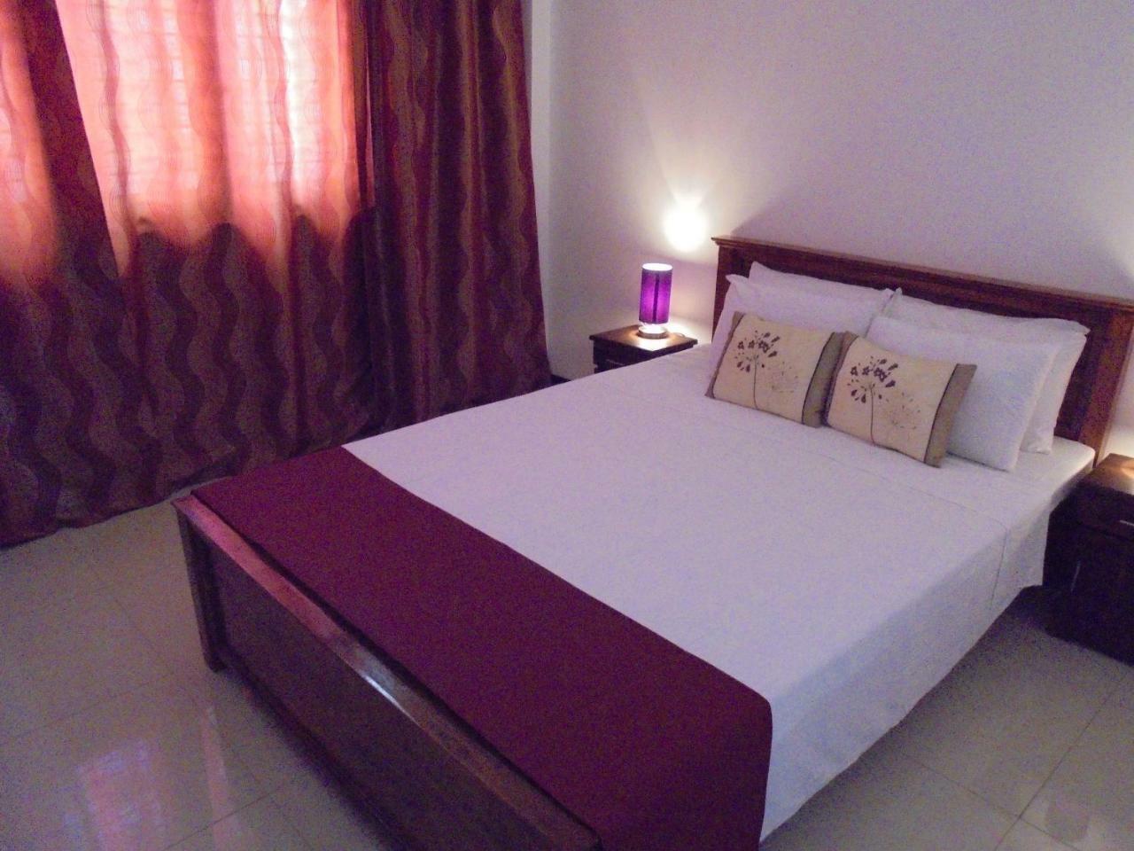 Jmf Hotel Негомбо Экстерьер фото