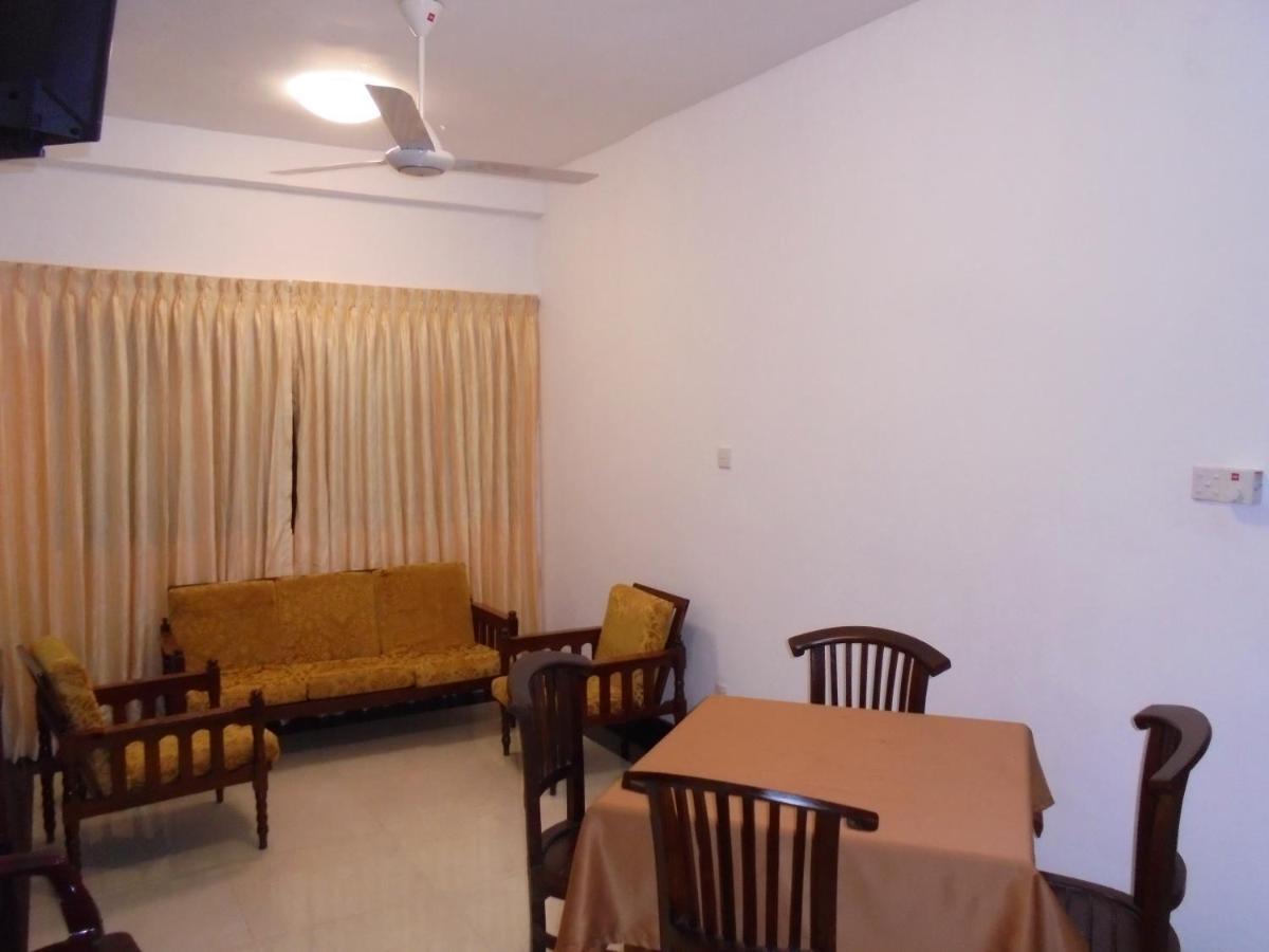 Jmf Hotel Негомбо Экстерьер фото